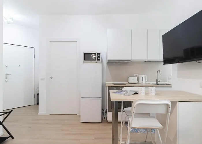 Italianway - Cambiasi 8 * Milano